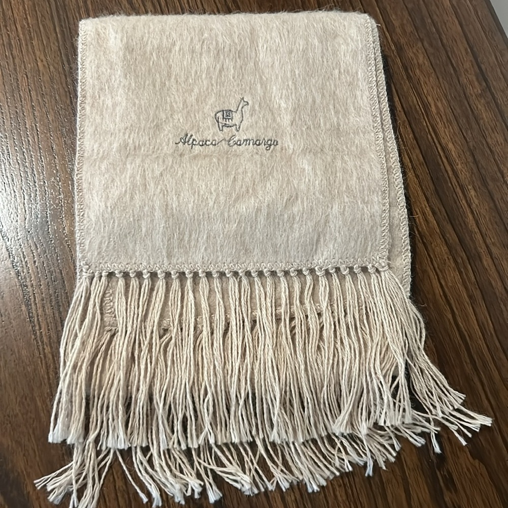 Alpaca Camargo Beige‎ Scarf lightweight Embroidered on front unisex Like New